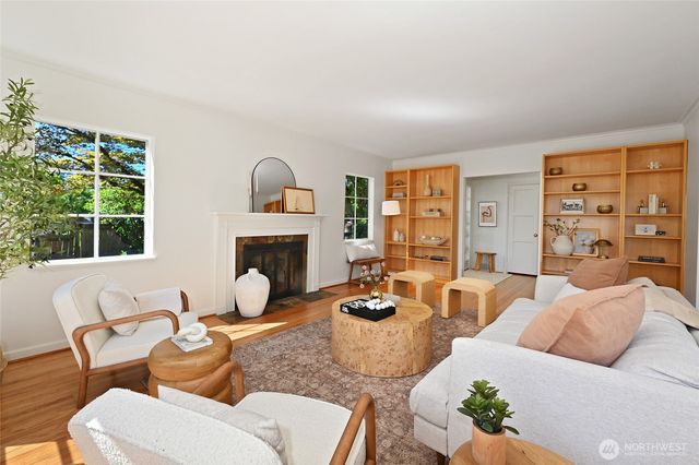 4902 NE 70th Street, Seattle, WA 98115