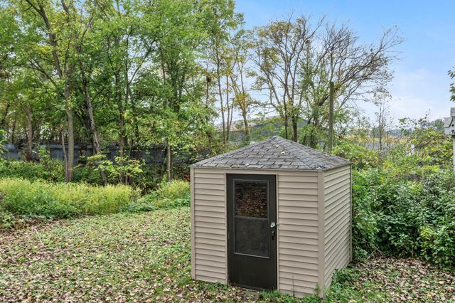 406 5th Street NW, Montgomery, MN 56069