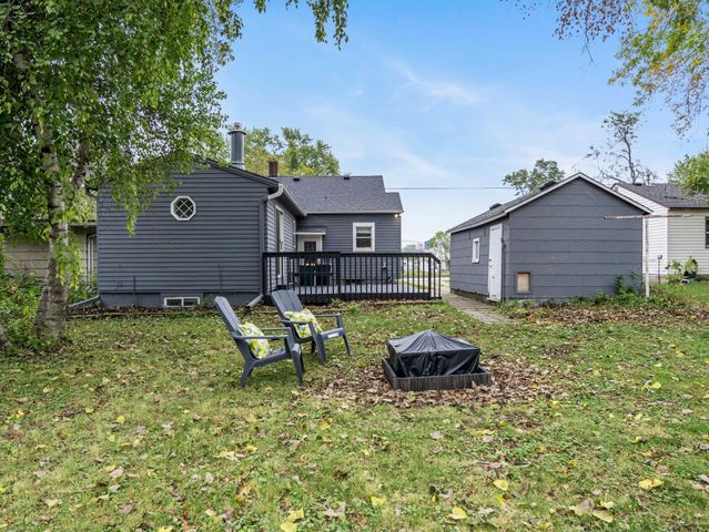 406 5th Street NW, Montgomery, MN 56069