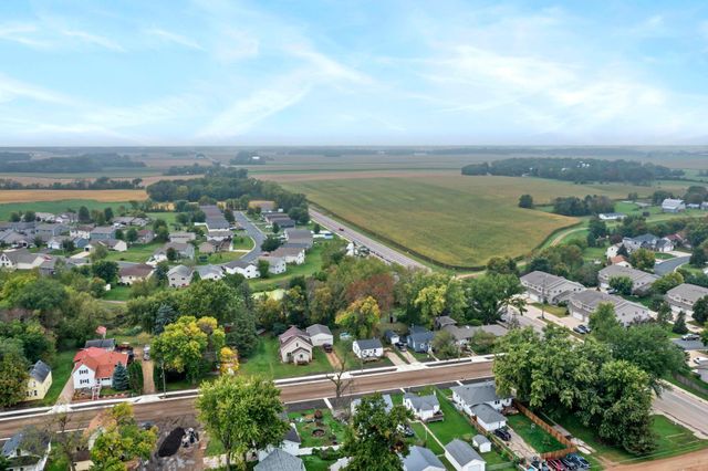 406 5th Street NW, Montgomery, MN 56069