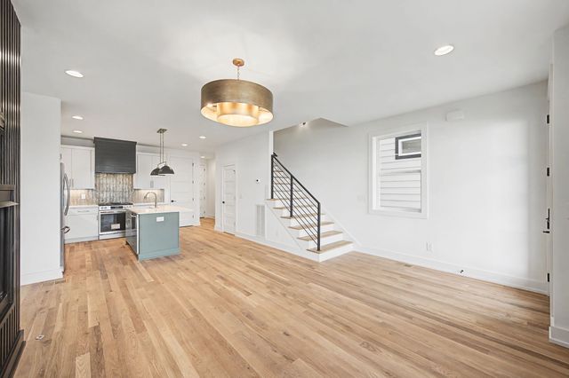 800 45th Ave, N, Nashville, TN 37209