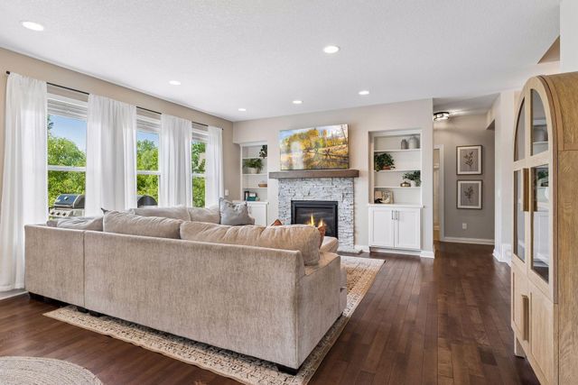 16515 61st Avenue N, Plymouth, MN 55446
