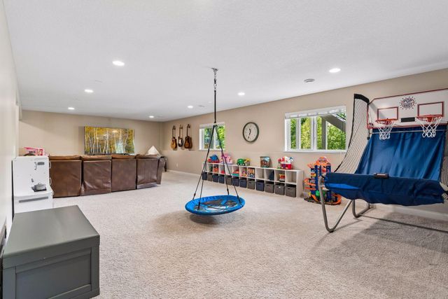16515 61st Avenue N, Plymouth, MN 55446