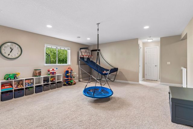 16515 61st Avenue N, Plymouth, MN 55446