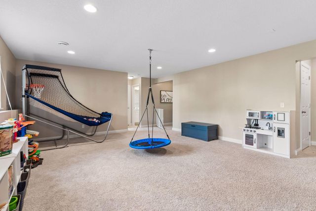 16515 61st Avenue N, Plymouth, MN 55446