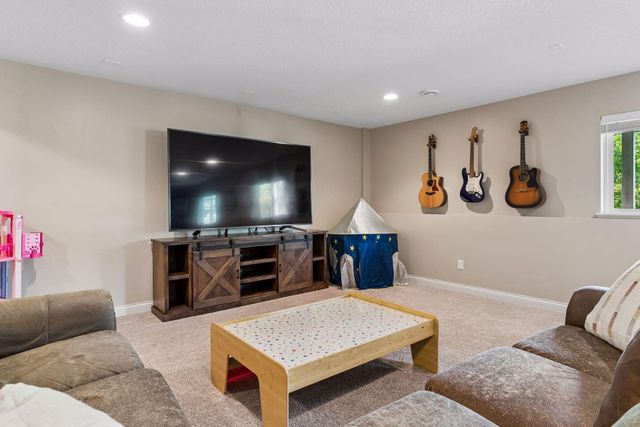 16515 61st Avenue N, Plymouth, MN 55446