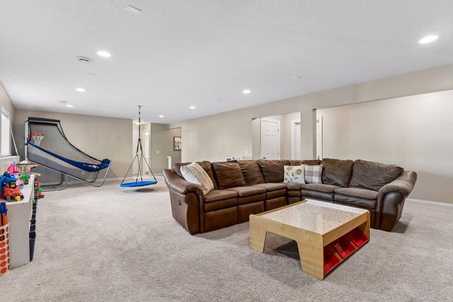 16515 61st Avenue N, Plymouth, MN 55446