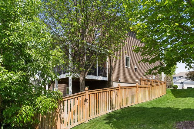 16515 61st Avenue N, Plymouth, MN 55446