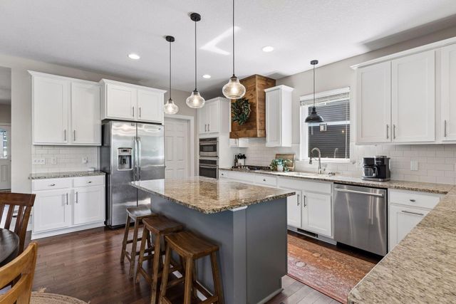 16515 61st Avenue N, Plymouth, MN 55446