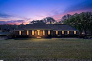 206 W Killarney Lake, Moore, SC 29639