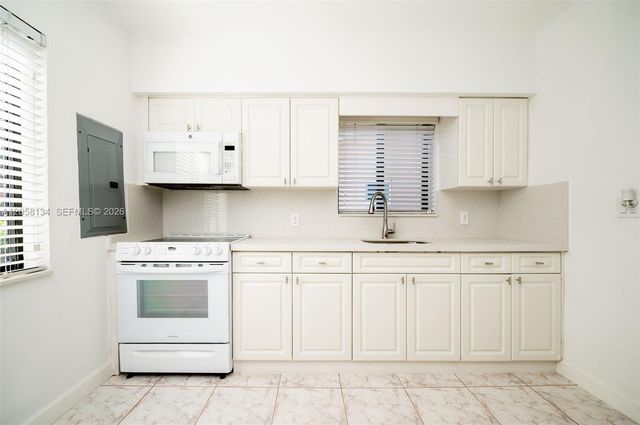 2340 SW 16th St, Miami, FL 33145