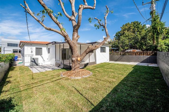 2340 SW 16th St, Miami, FL 33145