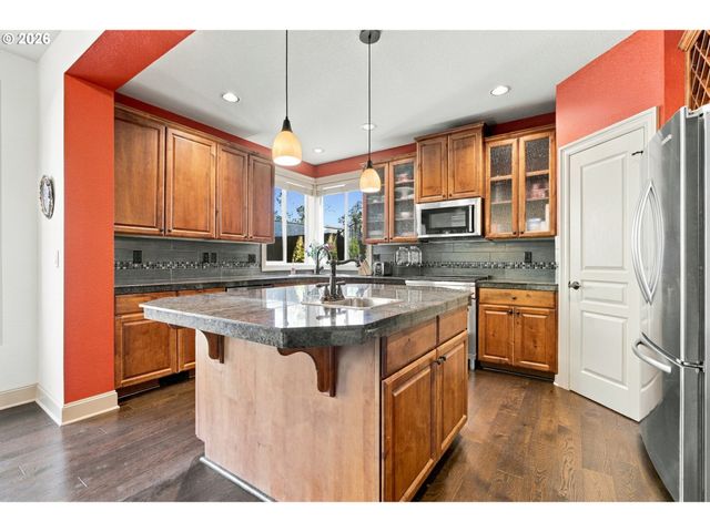 39583 WALL St, Sandy, OR 97055
