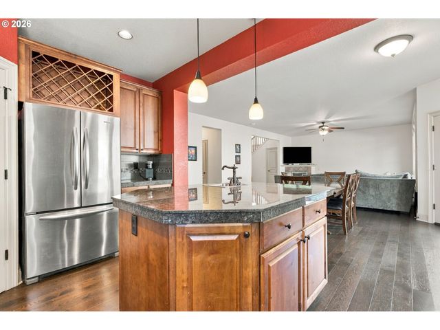 39583 WALL St, Sandy, OR 97055