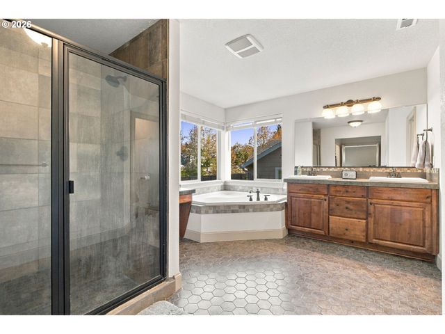 39583 WALL St, Sandy, OR 97055