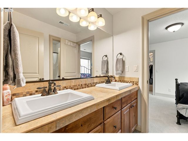 39583 WALL St, Sandy, OR 97055