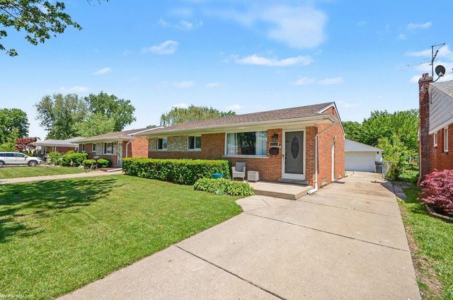 29808 Maplegrove Street, St Clair Shores, MI 48082