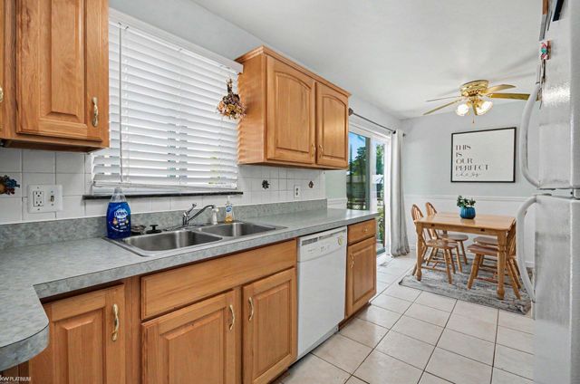 29808 Maplegrove Street, St Clair Shores, MI 48082
