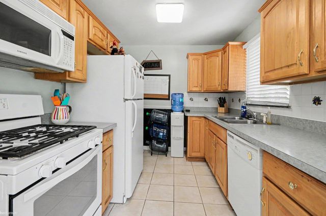 29808 Maplegrove Street, St Clair Shores, MI 48082