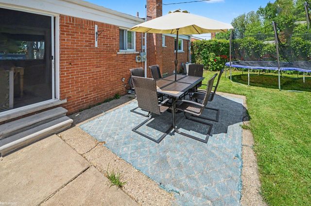29808 Maplegrove Street, St Clair Shores, MI 48082