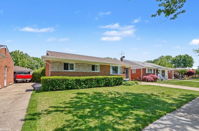 29808 Maplegrove Street, St Clair Shores, MI 48082