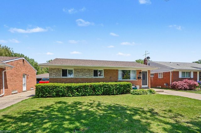 29808 Maplegrove Street, St Clair Shores, MI 48082