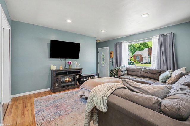 29808 Maplegrove Street, St Clair Shores, MI 48082