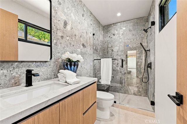 4949 Bilmoor Avenue, Tarzana, CA 91356