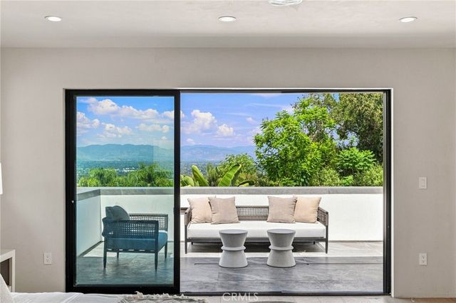 4949 Bilmoor Avenue, Tarzana, CA 91356