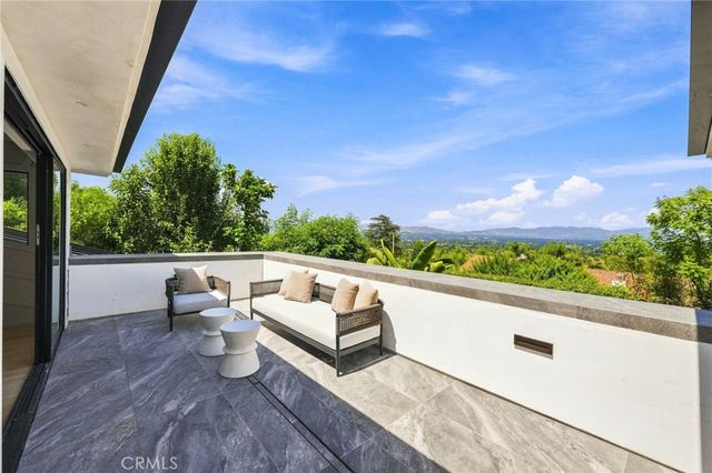 4949 Bilmoor Avenue, Tarzana, CA 91356