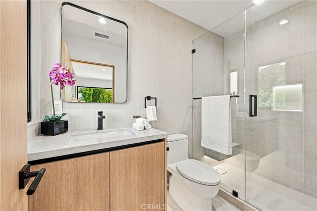 4949 Bilmoor Avenue, Tarzana, CA 91356