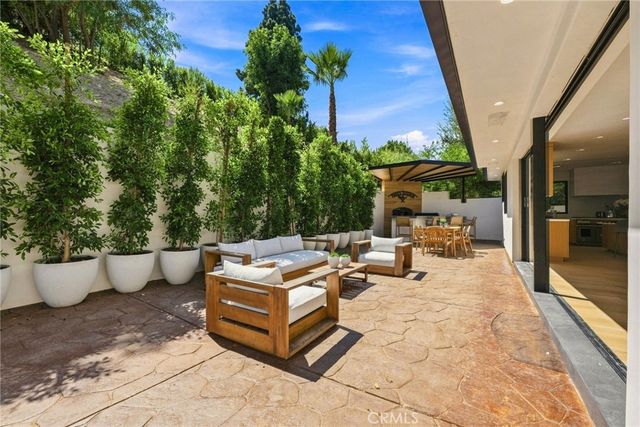 4949 Bilmoor Avenue, Tarzana, CA 91356