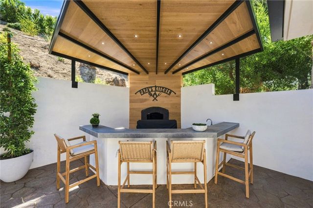 4949 Bilmoor Avenue, Tarzana, CA 91356