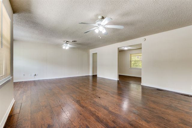 11525 Strand Street, Dallas, TX 75218