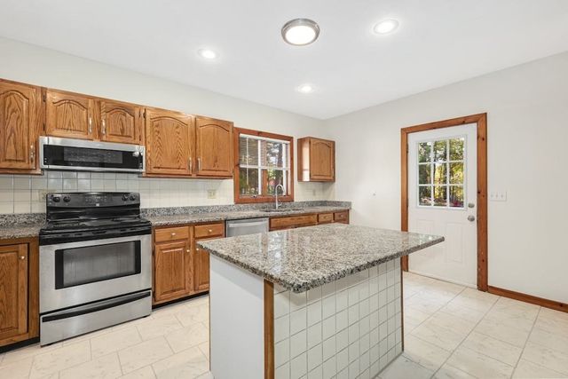 90 East Main 1, Northborough, MA 01532