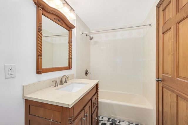 90 East Main 1, Northborough, MA 01532