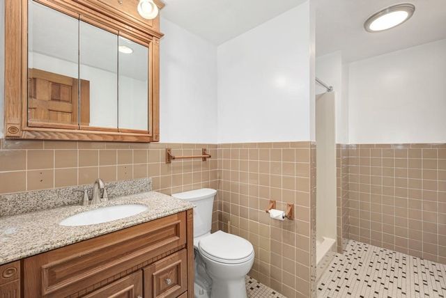90 East Main 1, Northborough, MA 01532