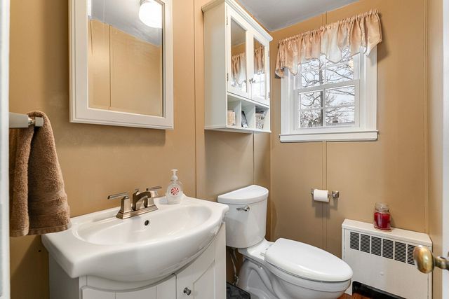 19 Woodlawn Road, Burlington, VT 05408