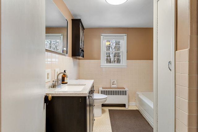 19 Woodlawn Road, Burlington, VT 05408