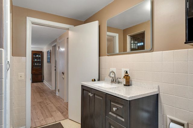 19 Woodlawn Road, Burlington, VT 05408