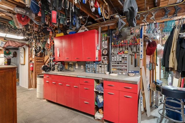 19 Woodlawn Road, Burlington, VT 05408