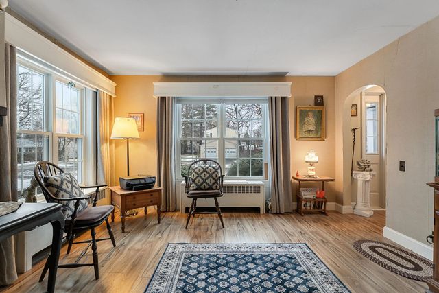 19 Woodlawn Road, Burlington, VT 05408