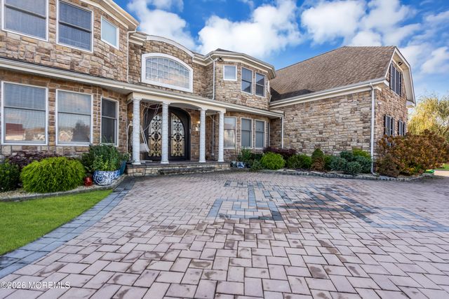 185 Dayna Court, Toms River, NJ 08753