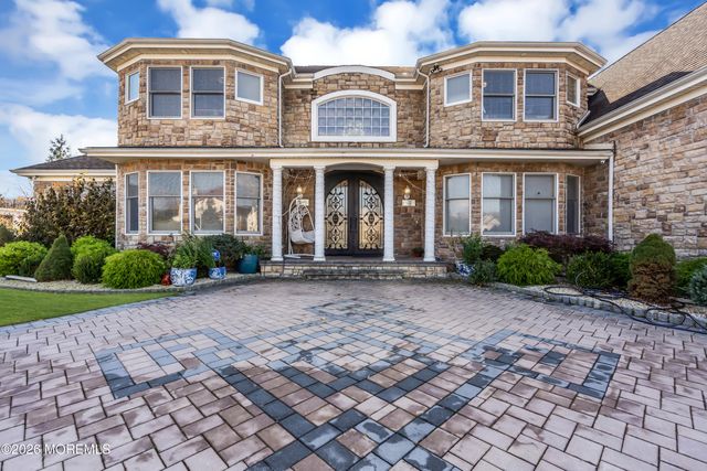 185 Dayna Court, Toms River, NJ 08753