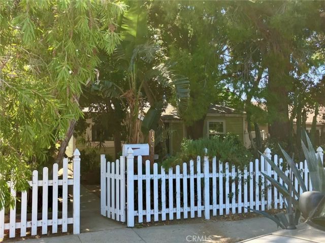 13516 Dyer Street, Sylmar, CA 91342