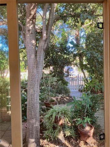 13516 Dyer Street, Sylmar, CA 91342