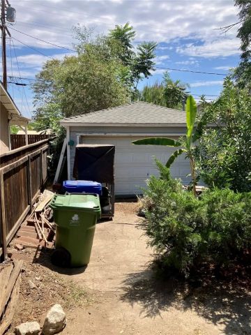 13516 Dyer Street, Sylmar, CA 91342