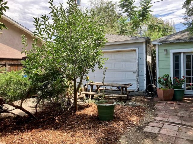 13516 Dyer Street, Sylmar, CA 91342