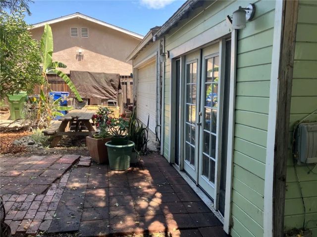 13516 Dyer Street, Sylmar, CA 91342