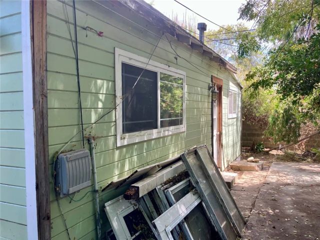 13516 Dyer Street, Sylmar, CA 91342